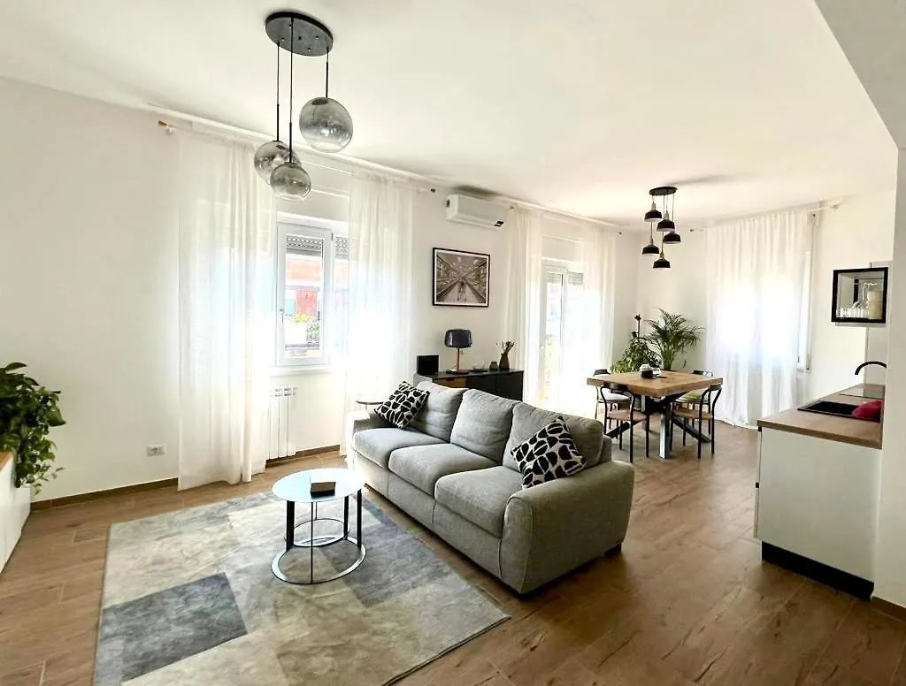 Rome With Friends - 2 Bedrooms And Amazing Living Room location