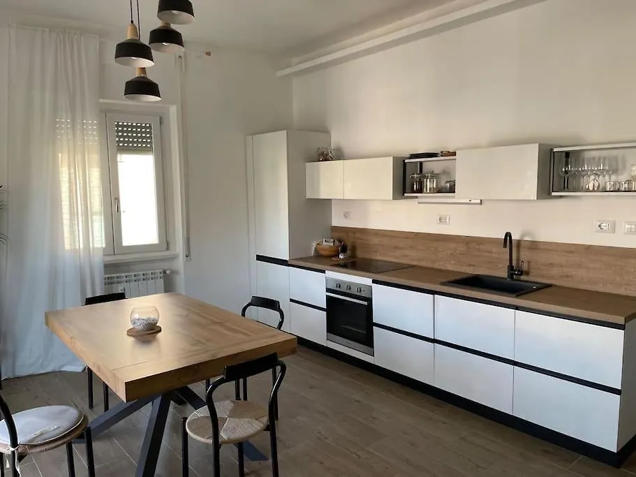 Apartment Rome With Friends - 2 Bedrooms And Amazing Living Room Italy