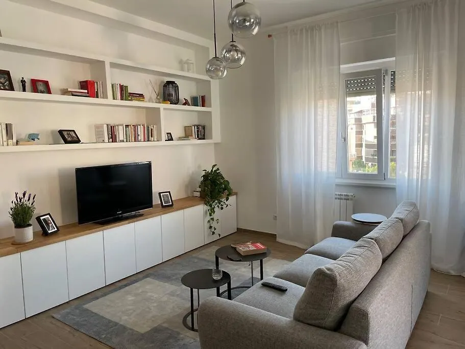 Rome With Friends - 2 Bedrooms And Amazing Living Room Italy