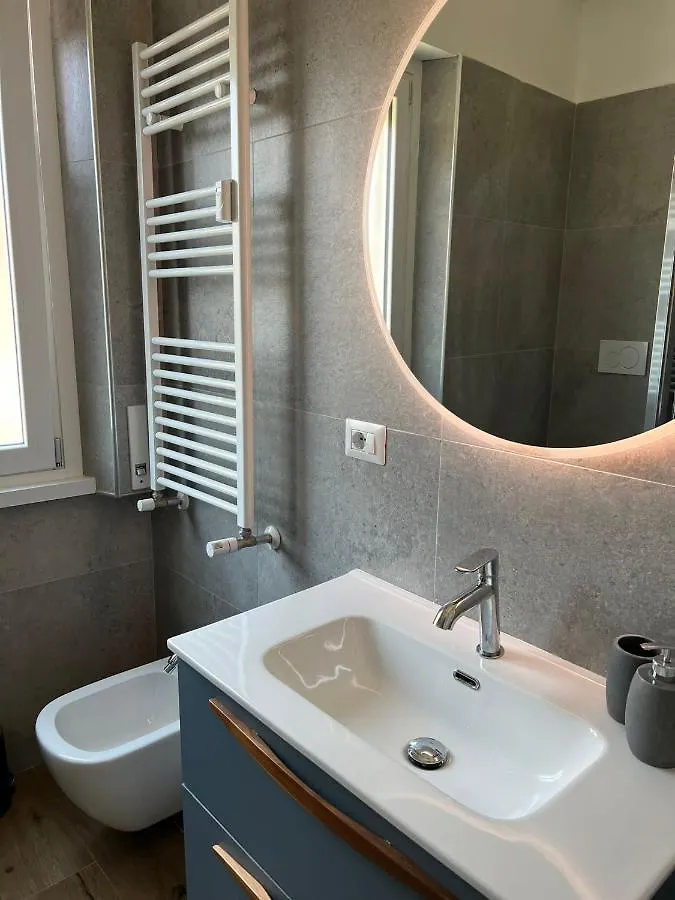 Rome With Friends - 2 Bedrooms And Amazing Living Room 0*,  Italy