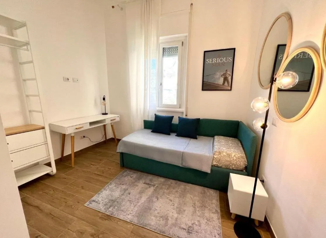 Rome With Friends - 2 Bedrooms And Amazing Living Room 0*,