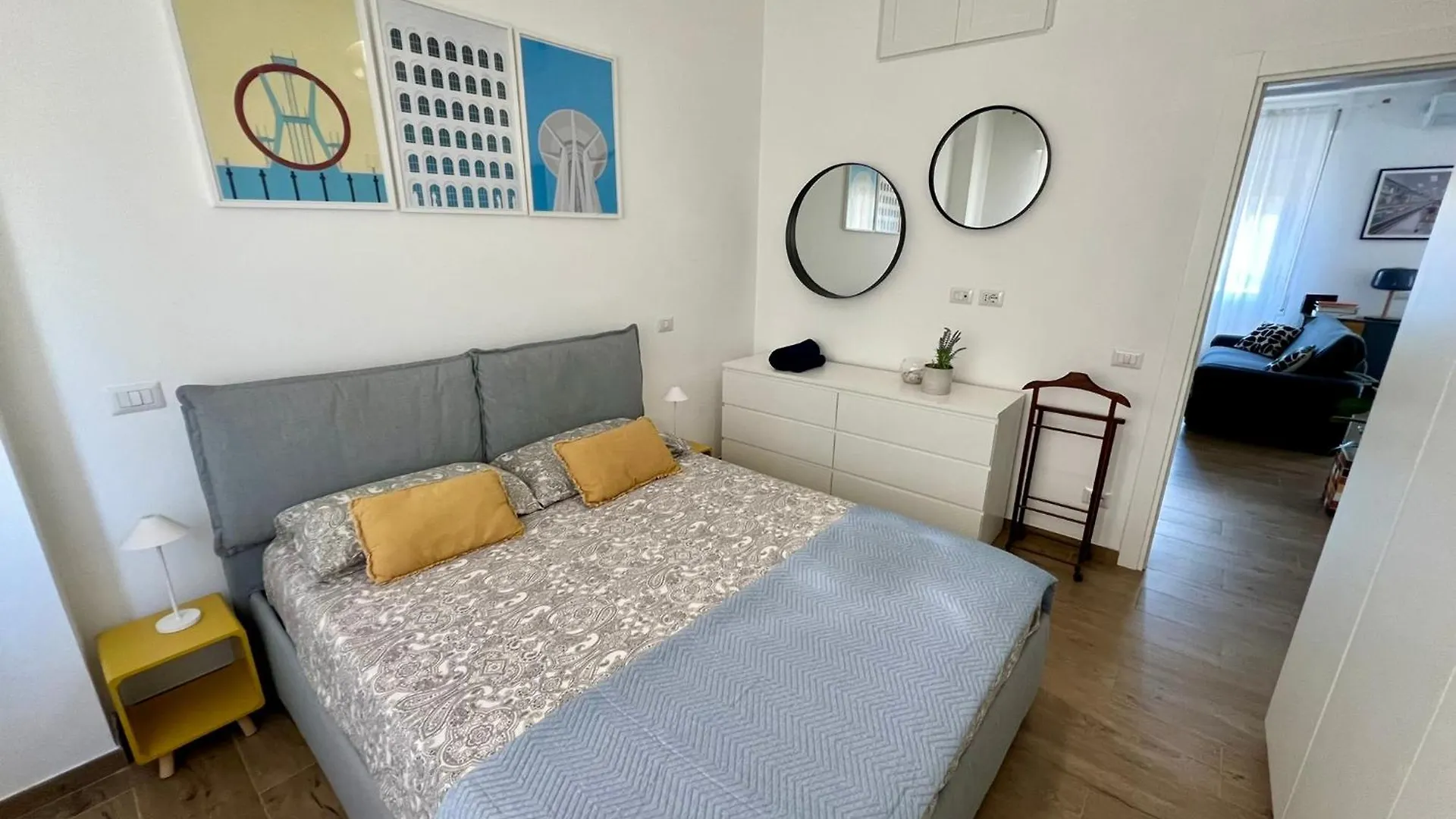Apartment Rome With Friends - 2 Bedrooms And Amazing Living Room